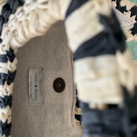 Lucky Brand purse - Picture 2 of 4